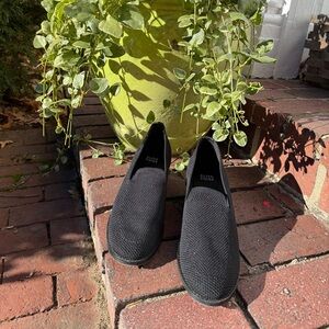 Eileen Fisher Black Textured Heeled Shoes, size 9.5